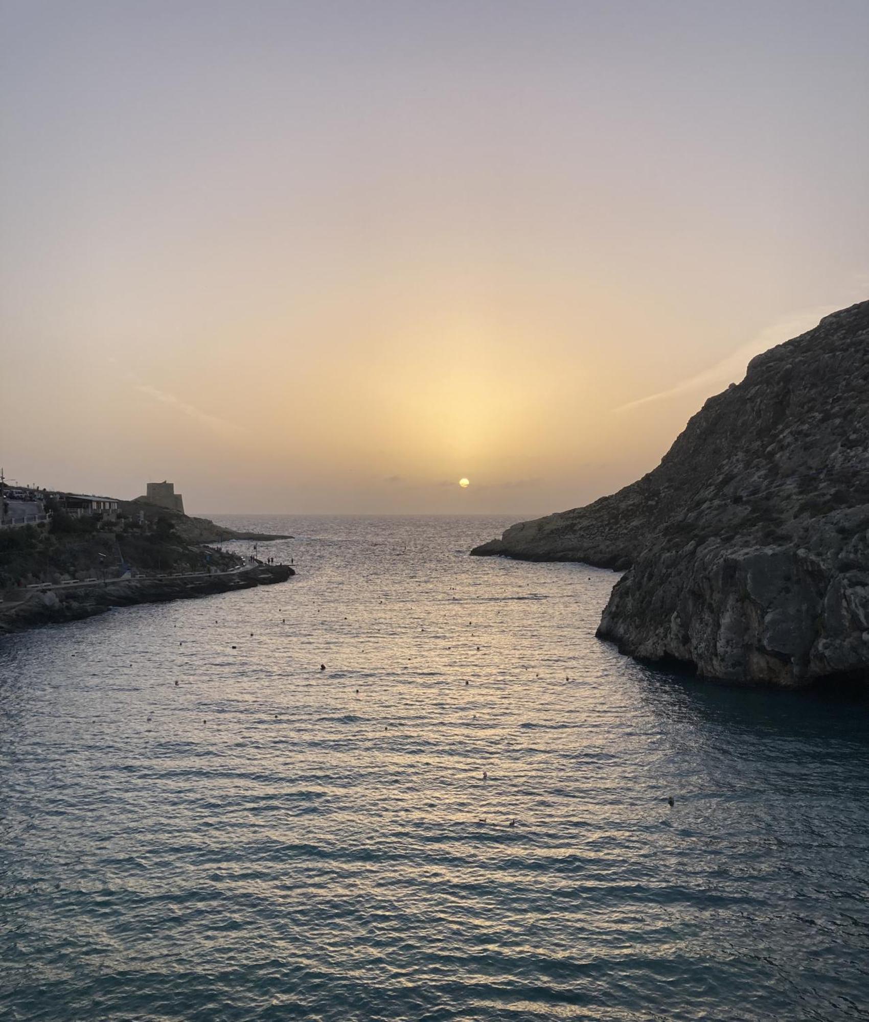 Seafront Duplex Penthouse With Terrace Overlooking Xlendi Bay Eksteriør billede