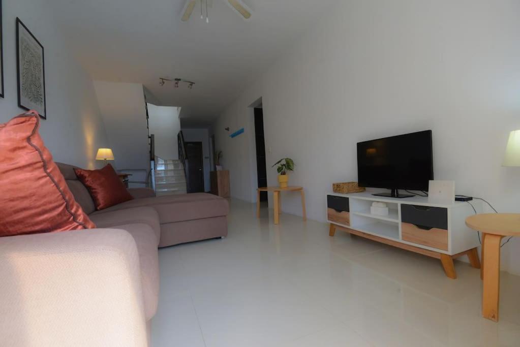 Seafront Duplex Penthouse With Terrace Overlooking Xlendi Bay Eksteriør billede