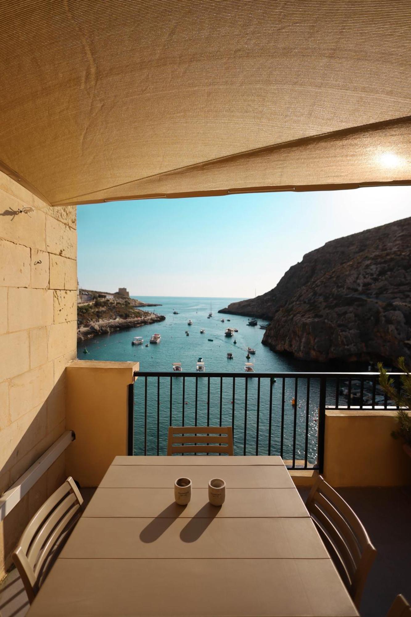 Seafront Duplex Penthouse With Terrace Overlooking Xlendi Bay Eksteriør billede