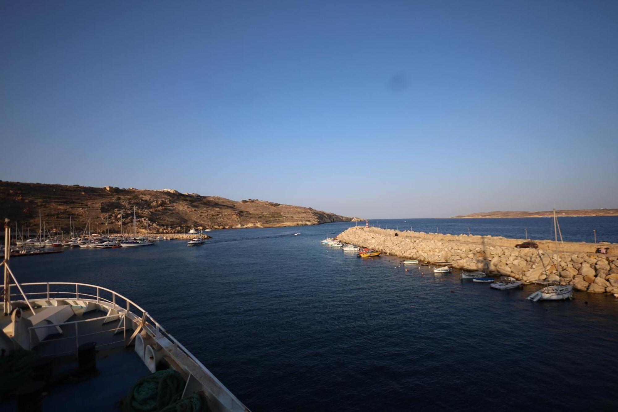 Seafront Duplex Penthouse With Terrace Overlooking Xlendi Bay Eksteriør billede
