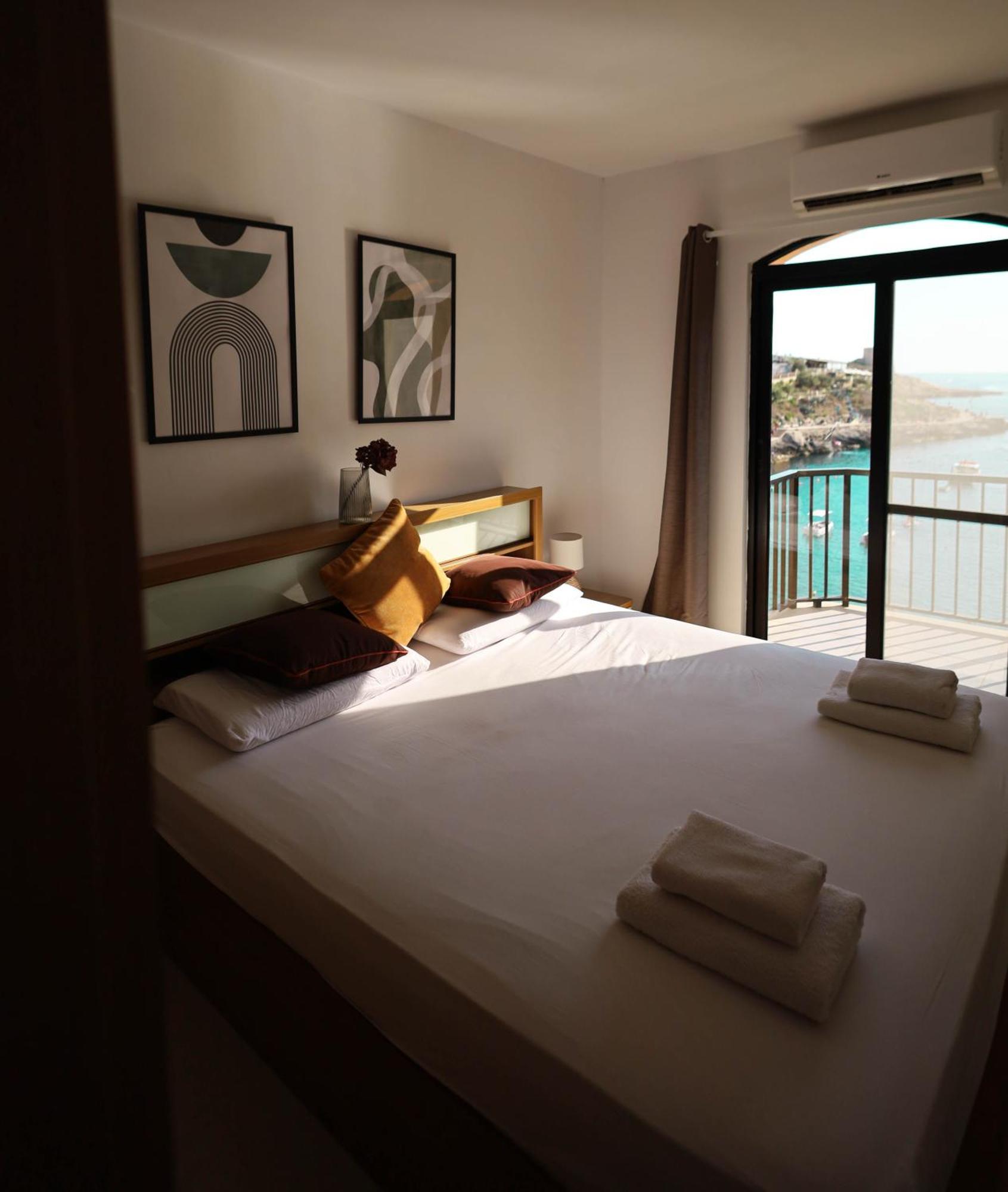 Seafront Duplex Penthouse With Terrace Overlooking Xlendi Bay Eksteriør billede